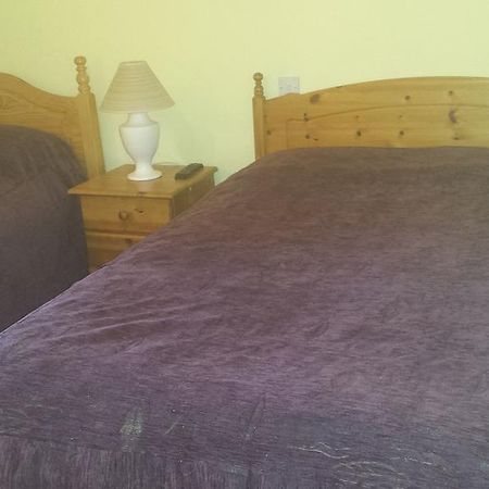 Goldendawn Guest House Citywest Cameră foto